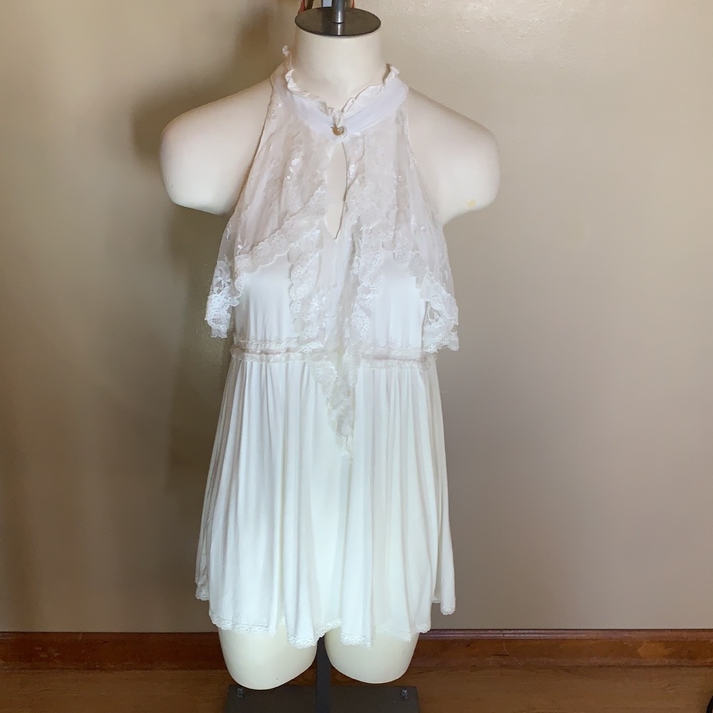 POL Front Button Closure Ruffle Detail Halter - Picture 10 of 12